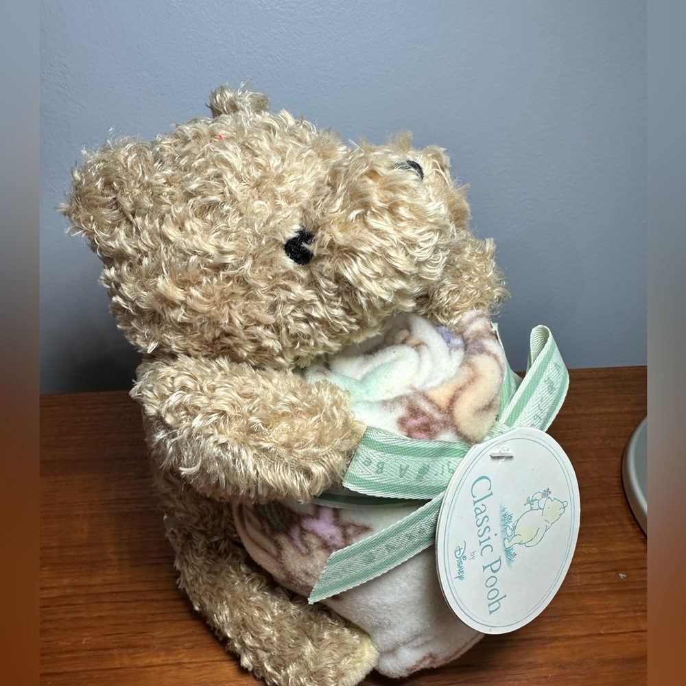 Classic Winnie the Pooh Stuffed Plush Bear Doll  Fleece Blanket Baby Nursery NEW